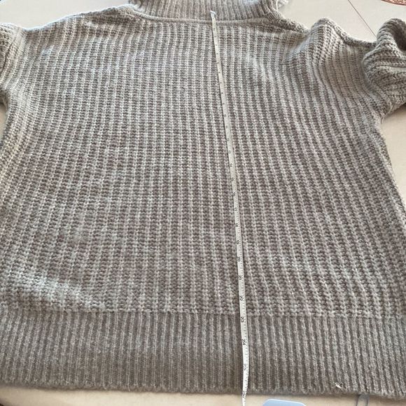 Banana Republic Grey Turtleneck Sweater - Picture 10 of 12
